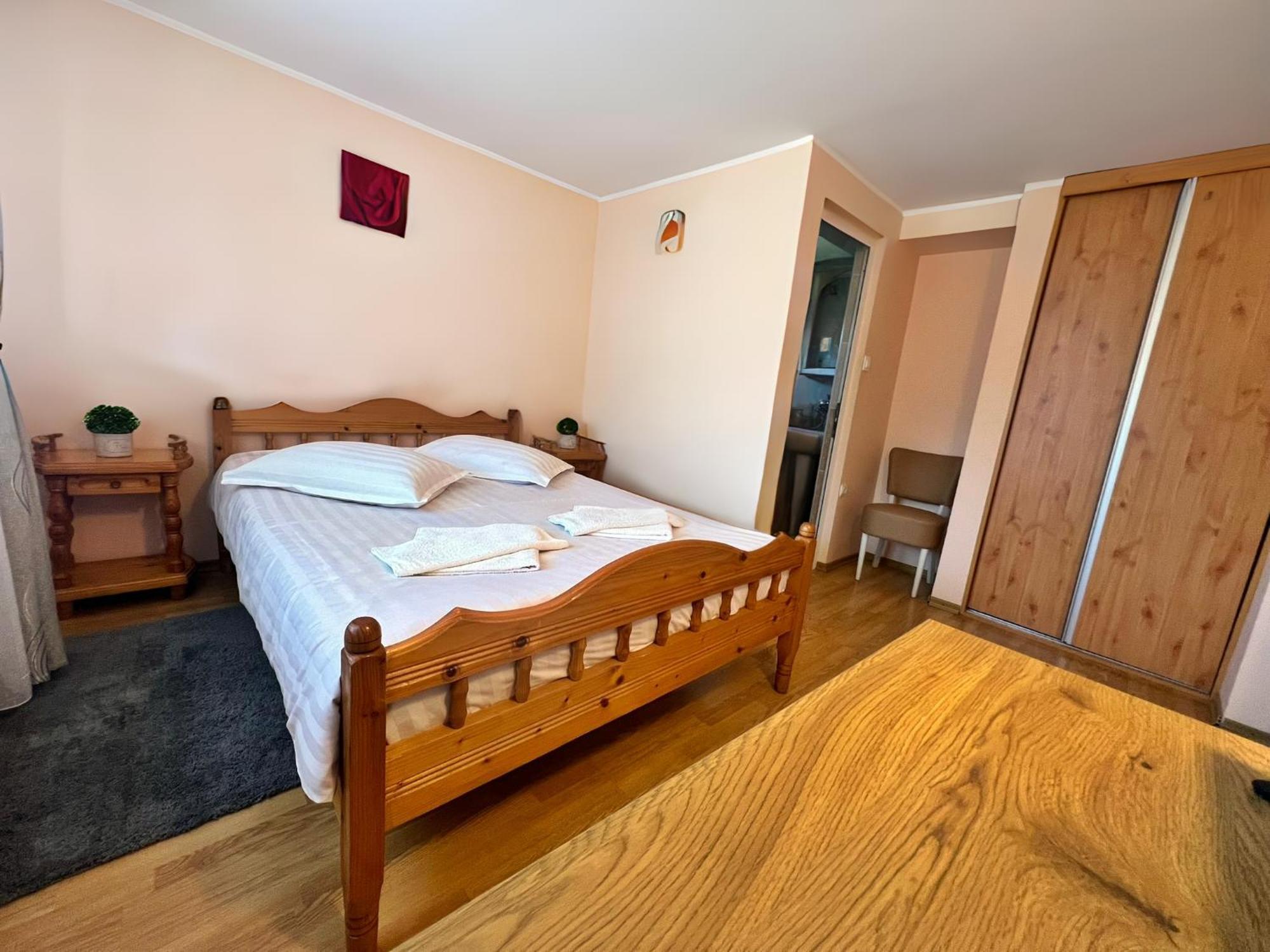 Casa Potcoava Hotel Lepsa Ngoại thất bức ảnh
