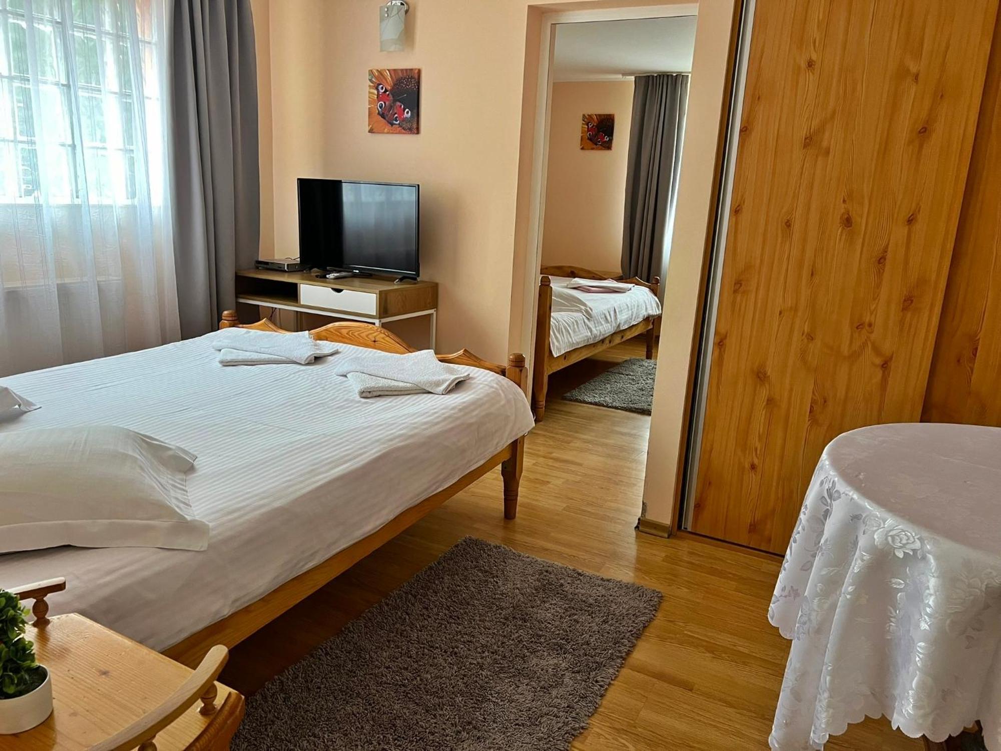 Casa Potcoava Hotel Lepsa Ngoại thất bức ảnh
