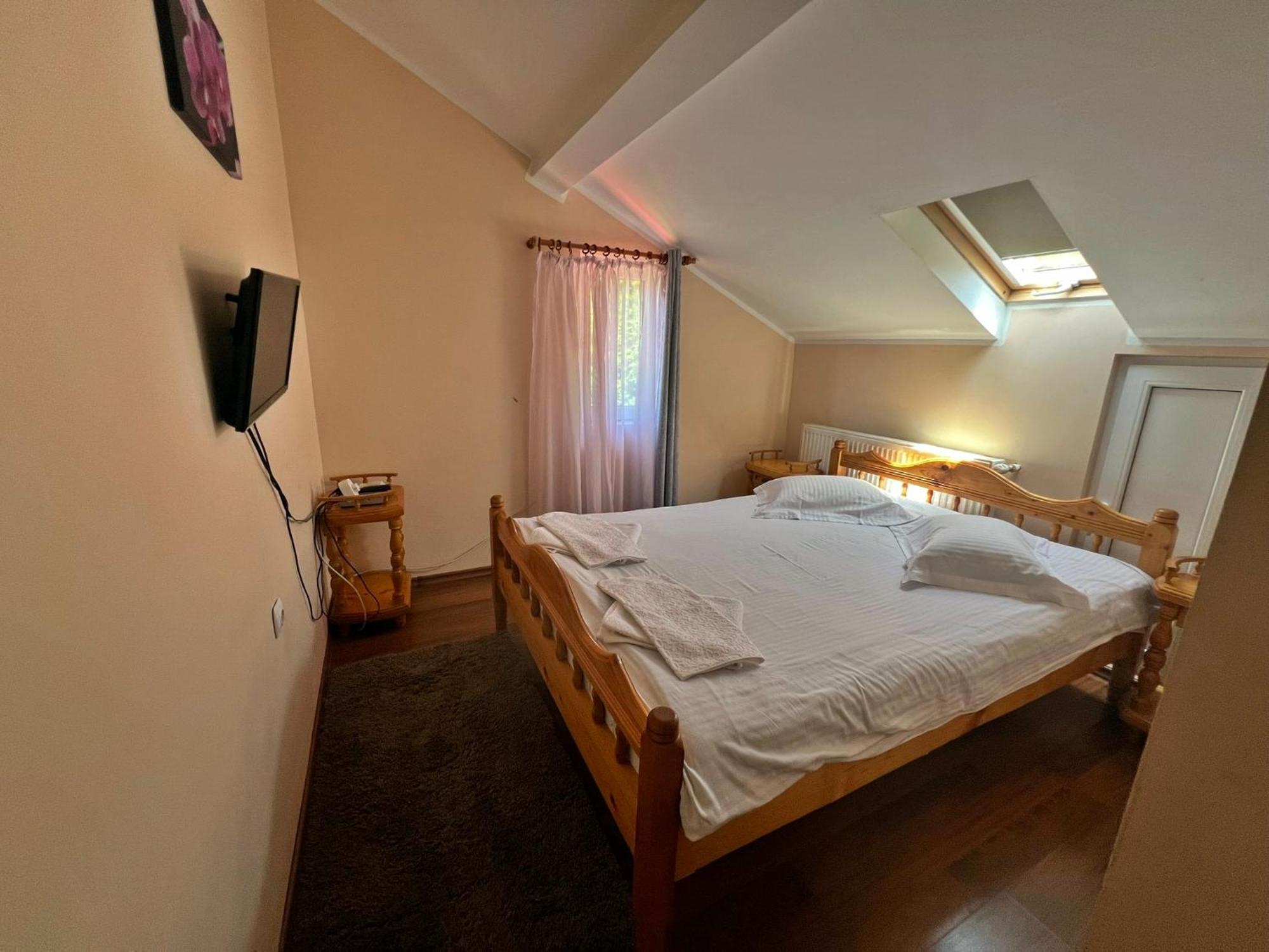 Casa Potcoava Hotel Lepsa Ngoại thất bức ảnh