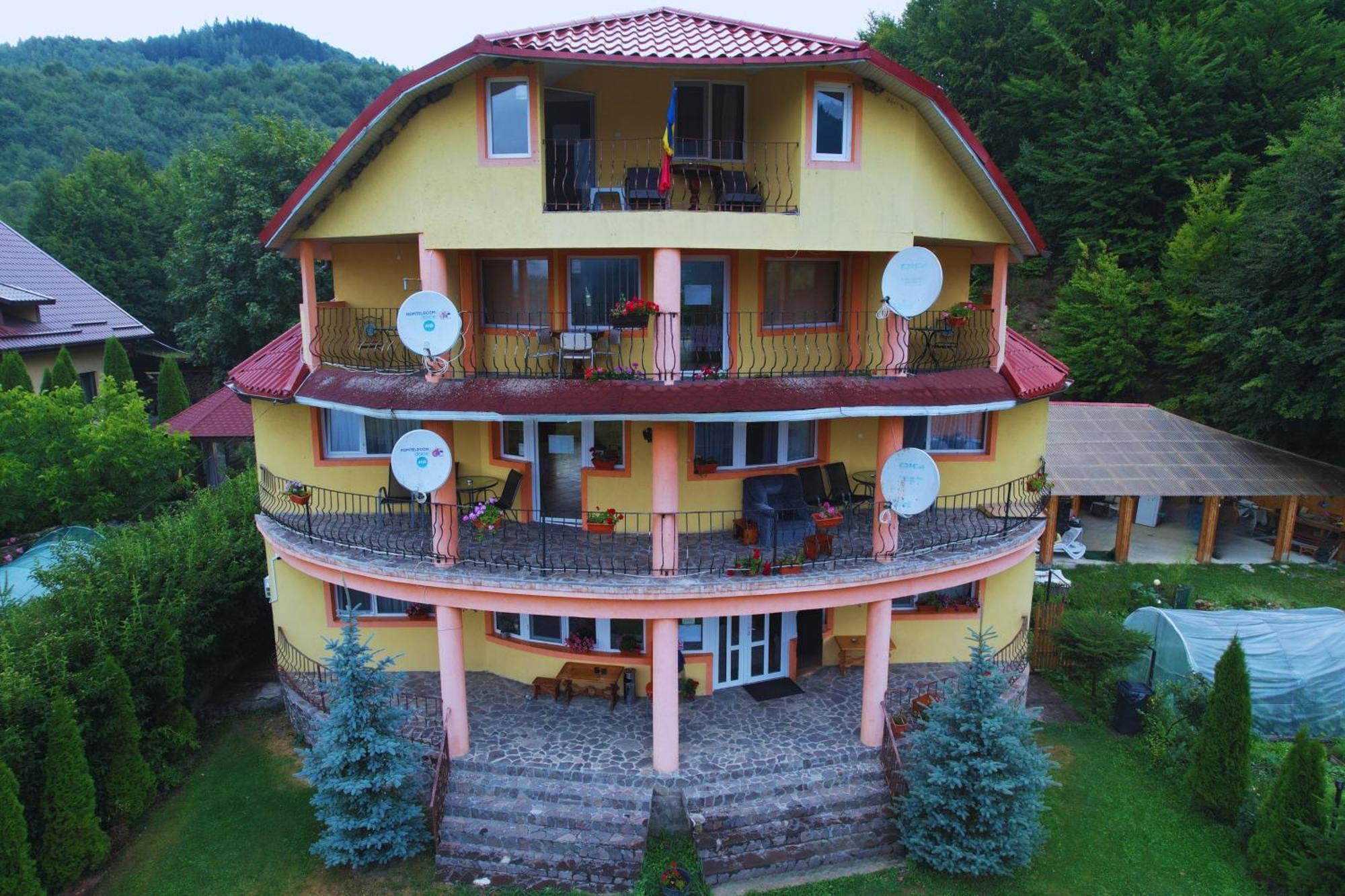 Casa Potcoava Hotel Lepsa Ngoại thất bức ảnh